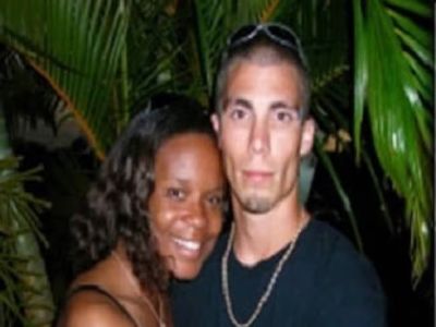 Monique Shinnery is leaning into Tucker Dee Chapman as he is wearing a chain in the picture.